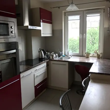 Penguin 2320 Apartment *